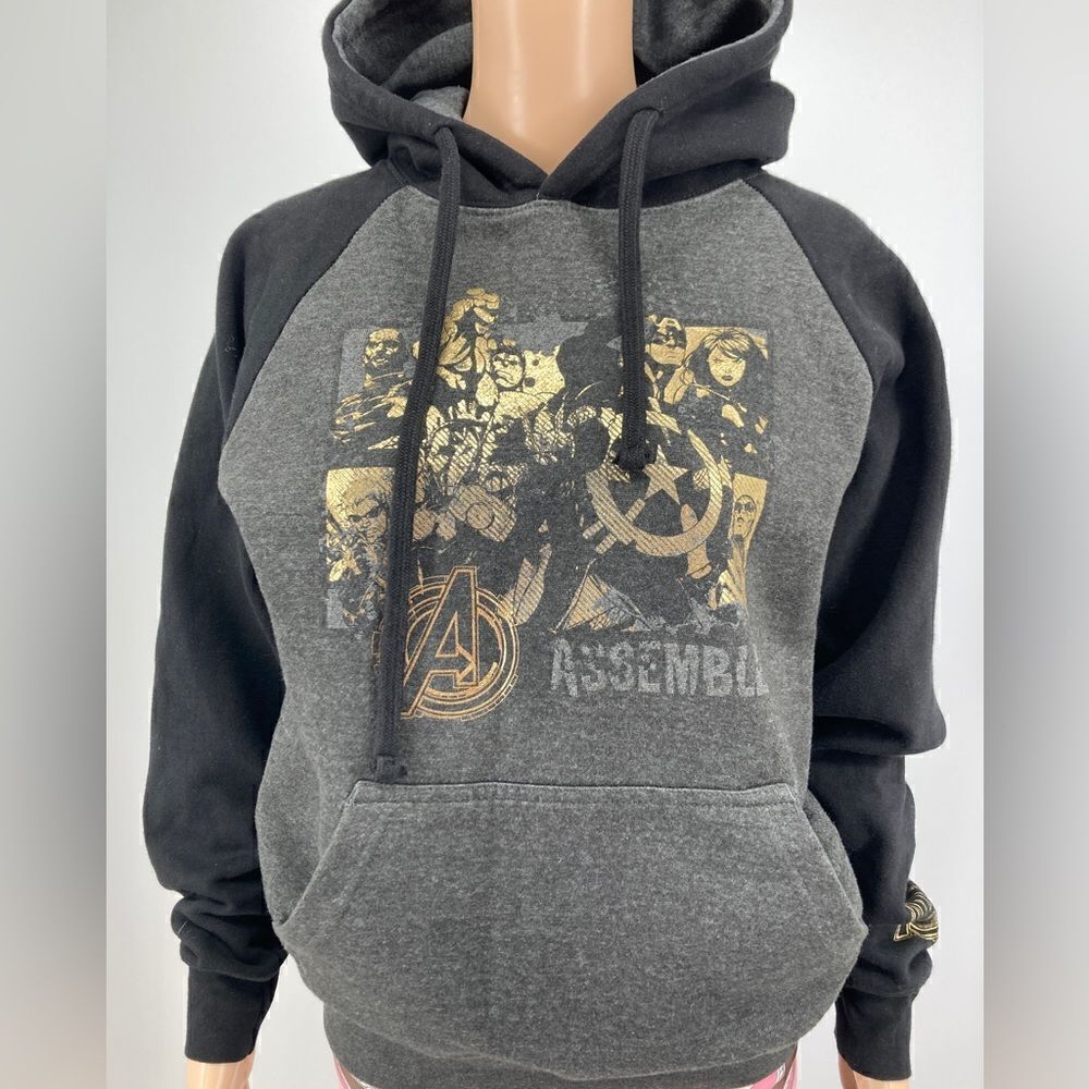 Universal Studios Avengers Marvel Foil Graphic Cotton Blend Unisex Hoodie Size S